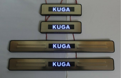 Ford Kuga (13–) Накладки на дверные пороги с логотипом и LED подсветкой, нерж.
